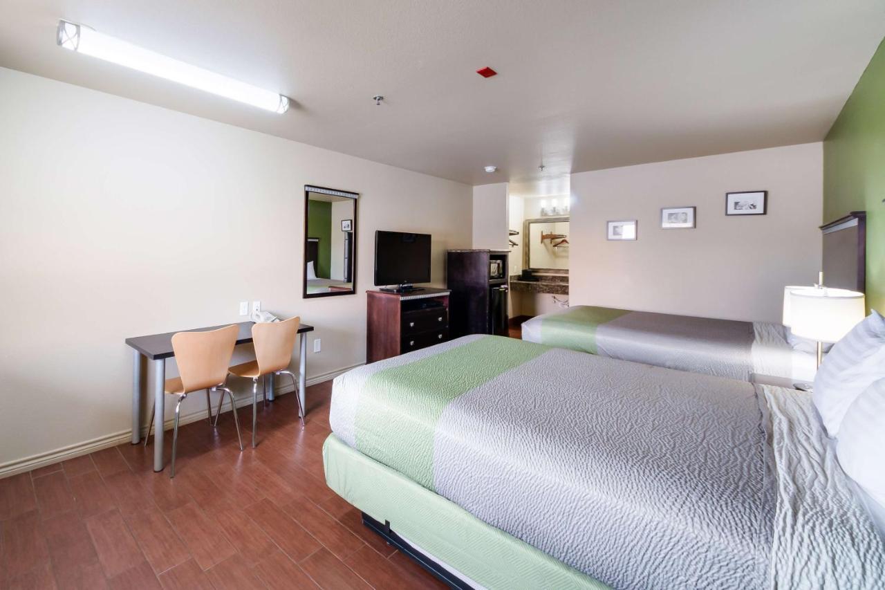 Motel 6 Floresville Buitenkant foto