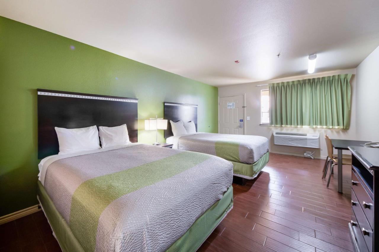 Motel 6 Floresville Buitenkant foto