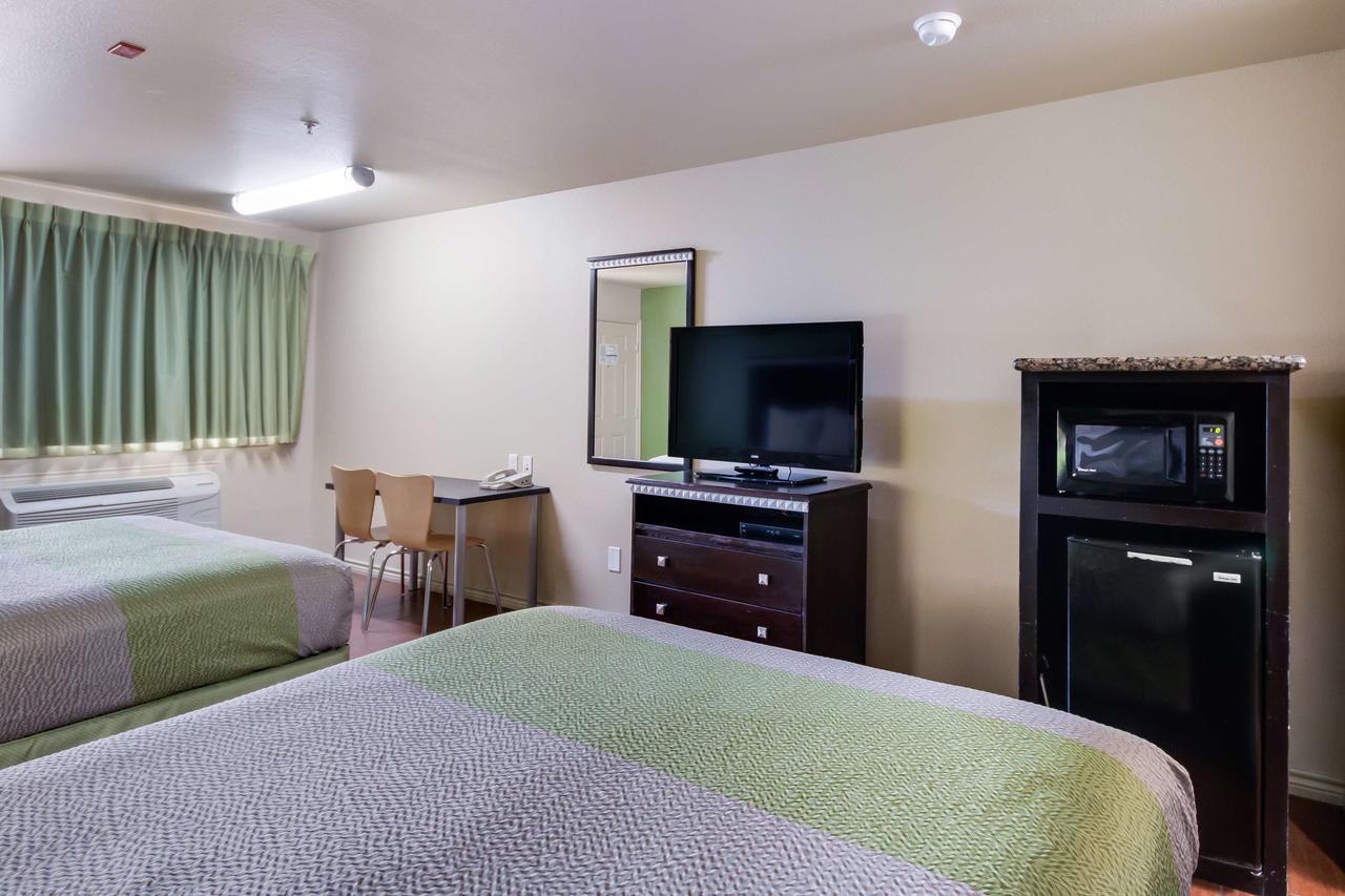 Motel 6 Floresville Buitenkant foto