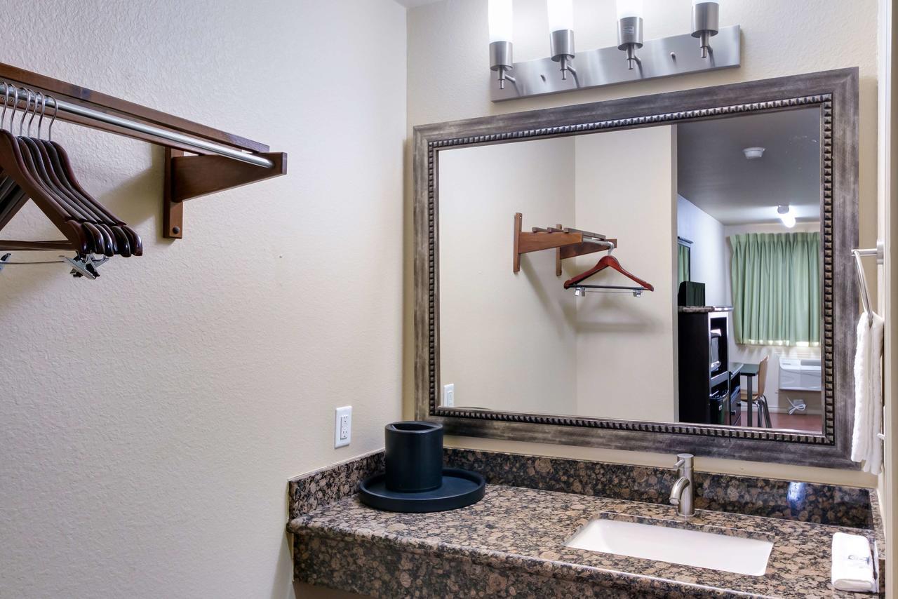 Motel 6 Floresville Buitenkant foto