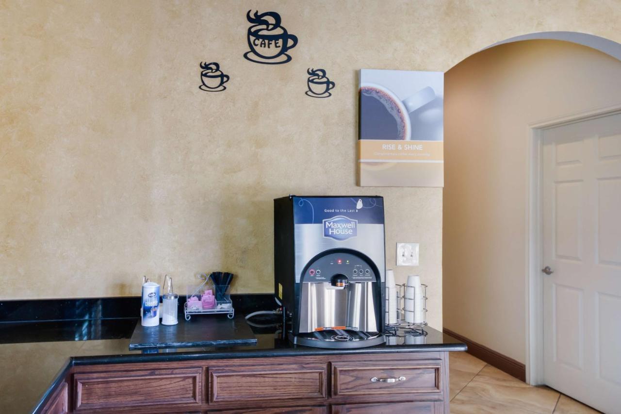 Motel 6 Floresville Buitenkant foto