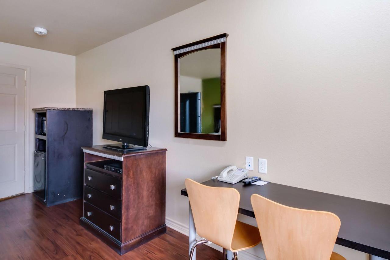 Motel 6 Floresville Buitenkant foto