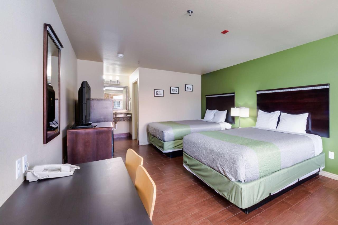 Motel 6 Floresville Buitenkant foto