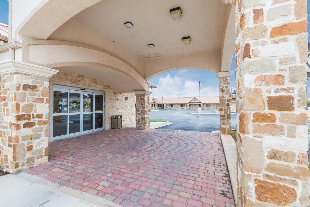 Motel 6 Floresville Buitenkant foto